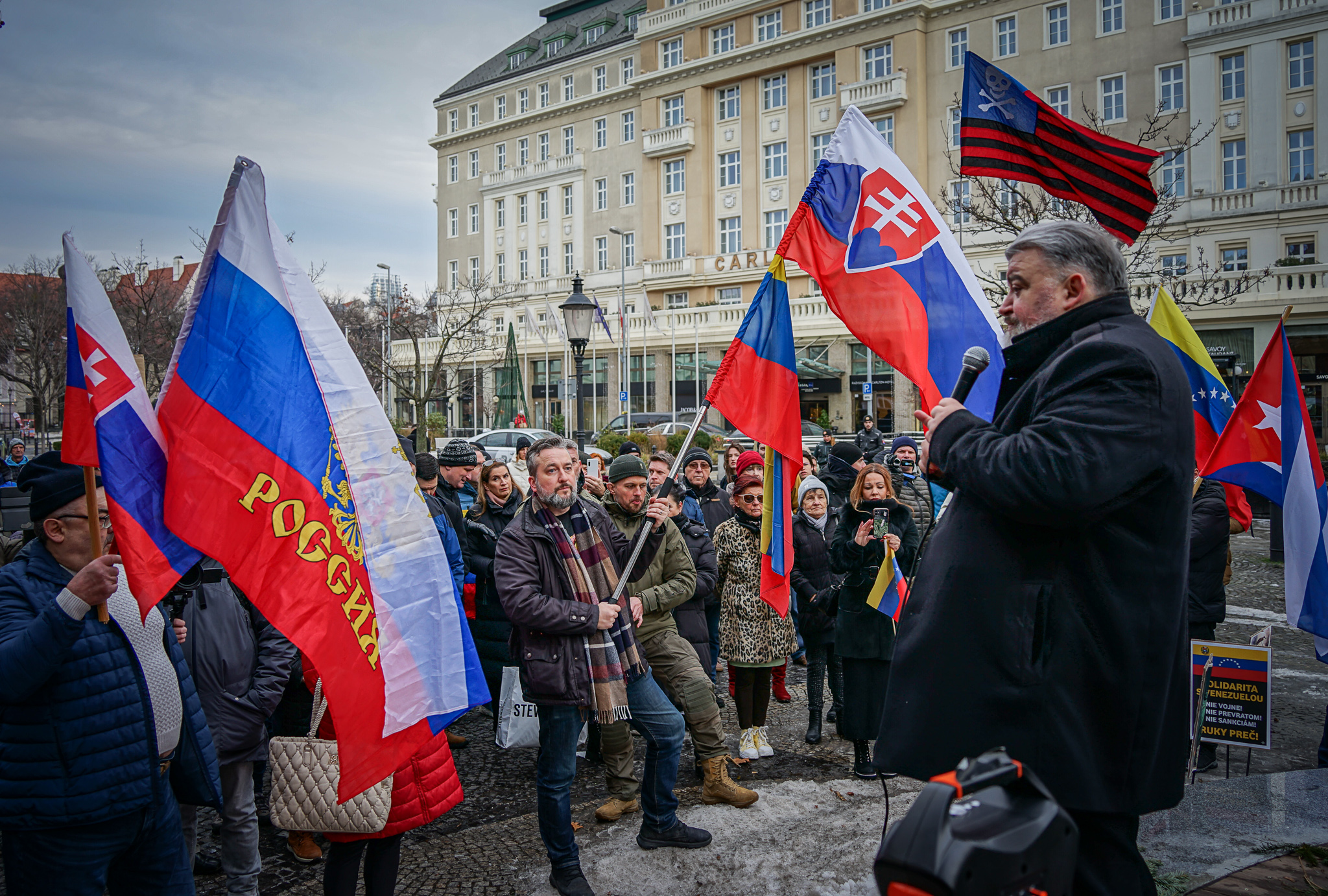 Blaha s Chmel&aacute;rom protestovali proti americk&eacute;mu imperializmu, USA maj&uacute; za najv&auml;č&scaron;iu hrozbu pre Eur&oacute;pu