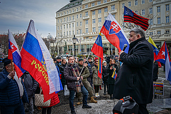 Blaha s Chmelárom protestovali proti americkému imperializmu, USA majú za najväčšiu hrozbu pre Európu