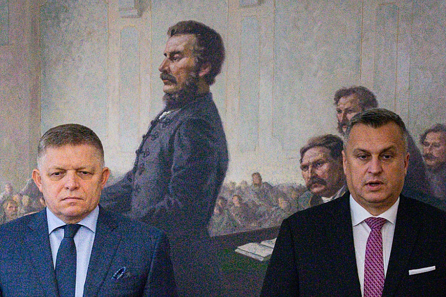 Fico na partnerov kričal, že sa za Kmeca kradlo, teraz z lietadla varuje Hlas a SNS, že smerujú do zabudnutia