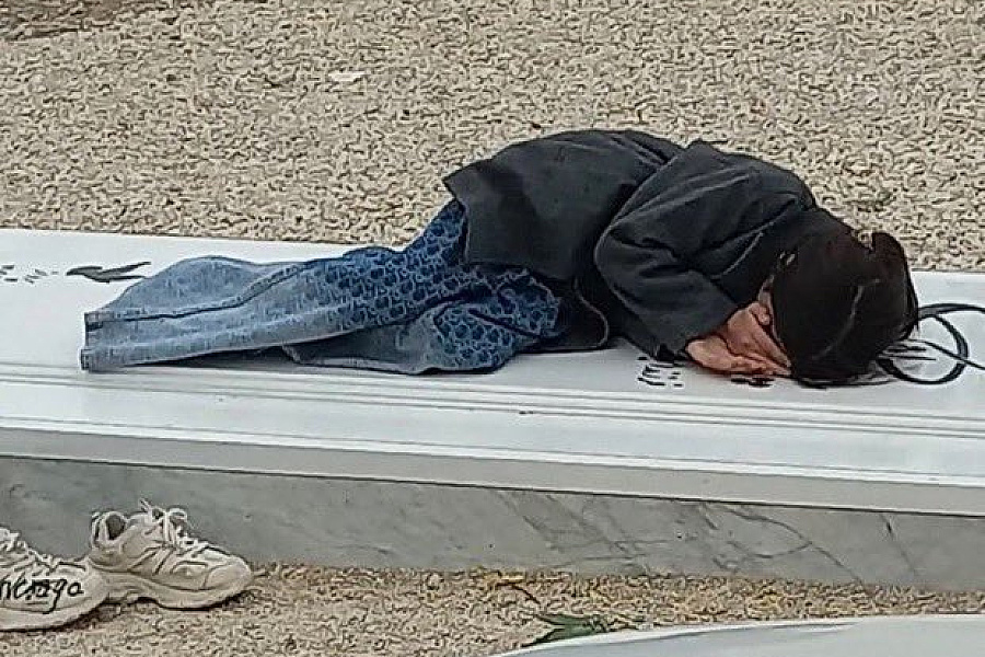 Na ľudí strieľali, keď utekali z horiaceho bazára. O život mohli prísť desaťtisíce