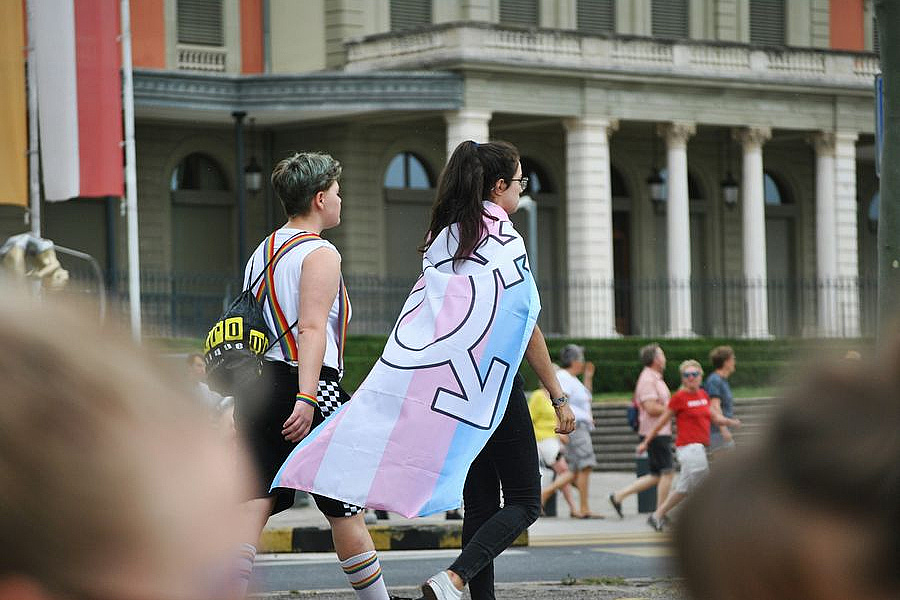 Trans bol umelo živený trend, ktorý sa skončil, píše vplyvný švajčiarsky denník