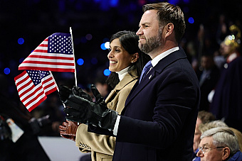 Diváci na otváracom ceremoniáli ZOH vypískali amerického viceprezidenta J. D. Vancea. NBC zábery „vyretušovala“
