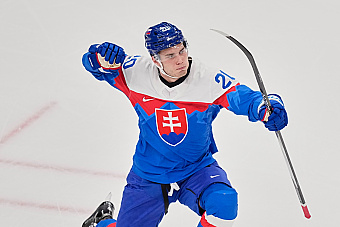 Slafkovský ukázal, ako veľmi vyrástol, Hlavaj chytal ako blázon. Slovensko sa ocitá v centre pozornosti
