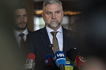 Mafiánsky štát dostal na frak. Gašparovi ani Šutajovi Eštokovi nejde karta