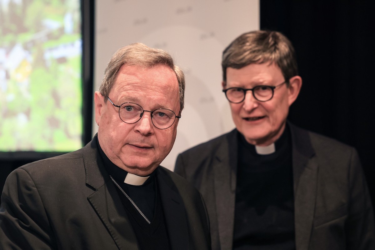 Biskupi id&uacute; voliť nov&eacute;ho l&iacute;dra v čase, keď hviezda kontroverznej synod&aacute;lnej cesty zač&iacute;na slabn&uacute;ť