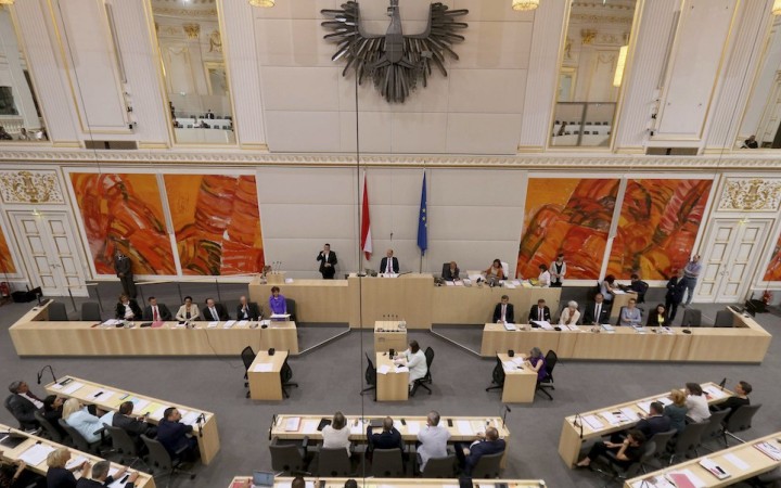 Rakúsky parlament pred nedeľňajšími voľbami vyhlásil stav klimatickej núdze 