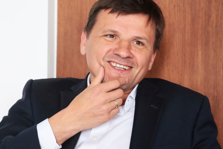 Pán Jaroslav Daniška zase klame.