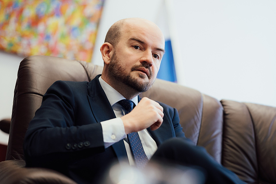 Aj Šimečka chodí medzi ľudí a mohol by im čo-to porozprávať