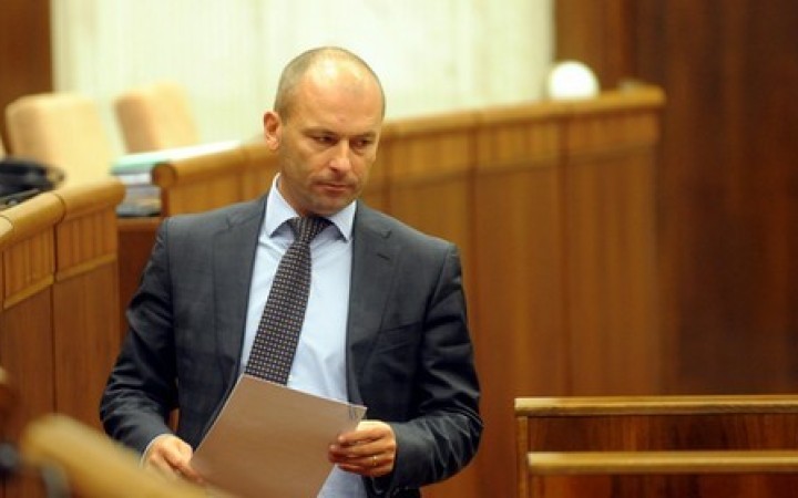 Skončí politik, ktorý dokázal všetko prežiť?
