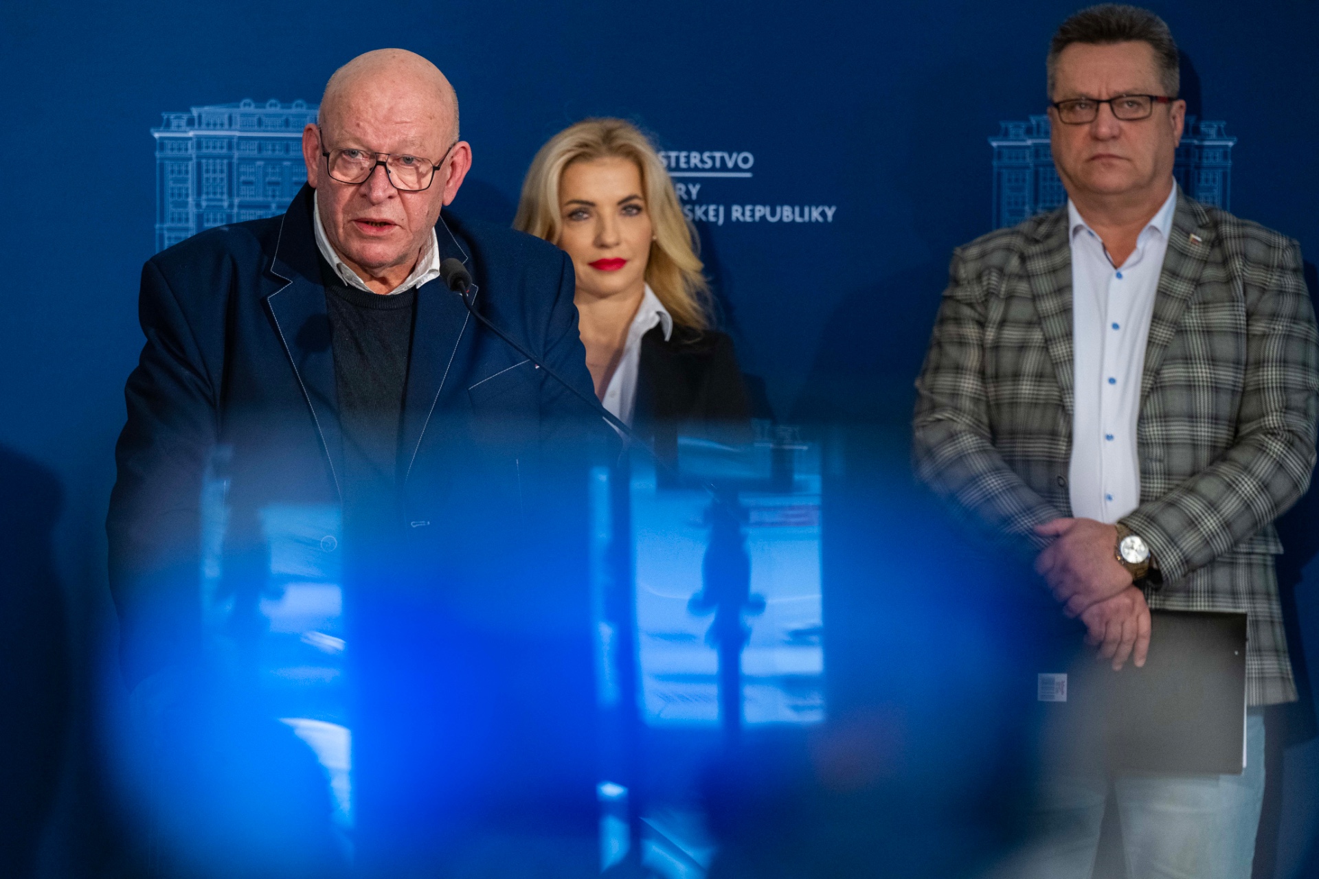 Ak neplatia zmluvy so štátom, čo vlastne platí? pýtajú sa kultúrne organizácie