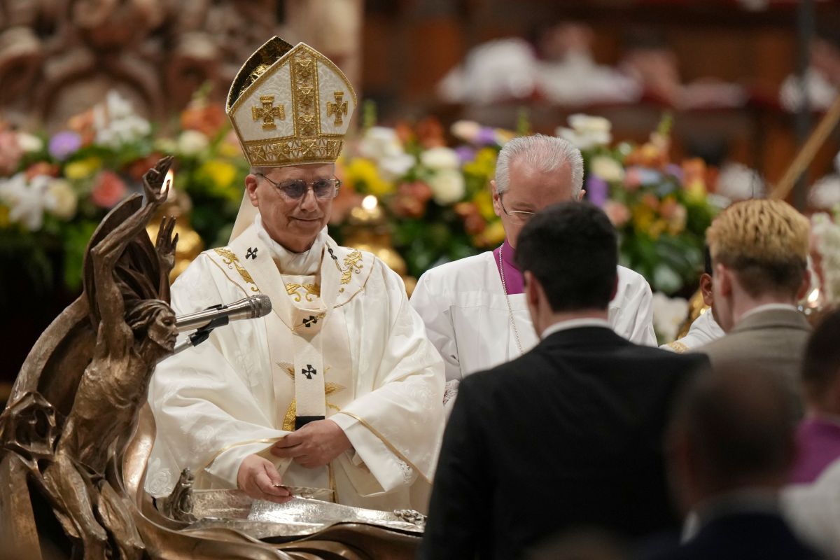 Lev XIV. počas Veľkonočnej vig&iacute;lie pokrstil desiatich katechumenov a apeloval  na ľud&iacute;, aby nezostali ľahostajn&iacute; k svetov&yacute;m konfliktom