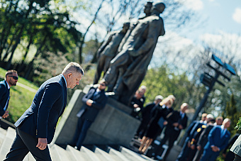 Na Slavíne sa pýtal, či máme veriť Nemcom, Angličanom a Francúzom. Chce, aby rozhodli ľudia