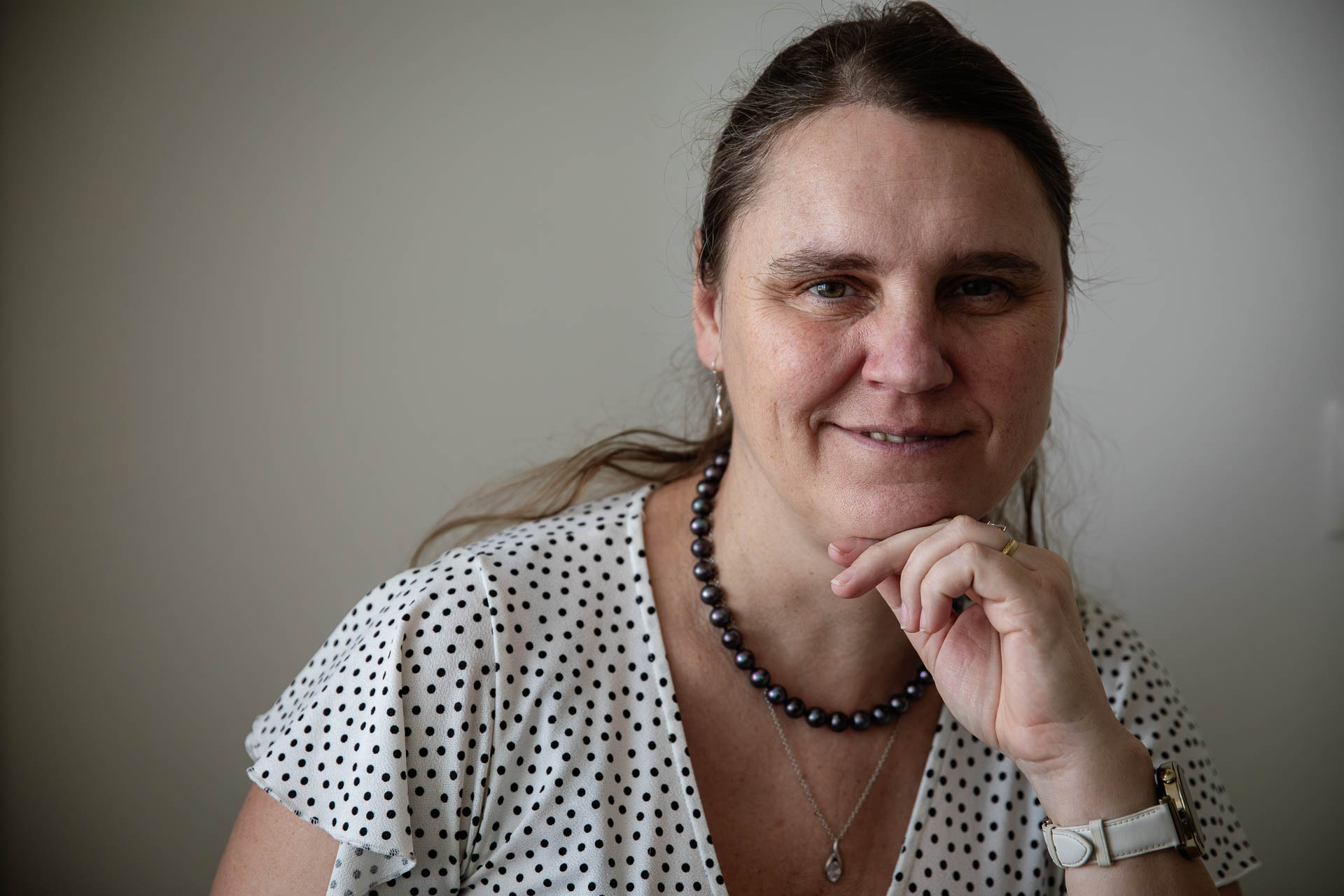Čoraz viac detí sa pre problémy doma naučí „vypínať zvuk“ a v škole potom pôsobia ako nepozorné. Odklad školy dnes odporúčam často