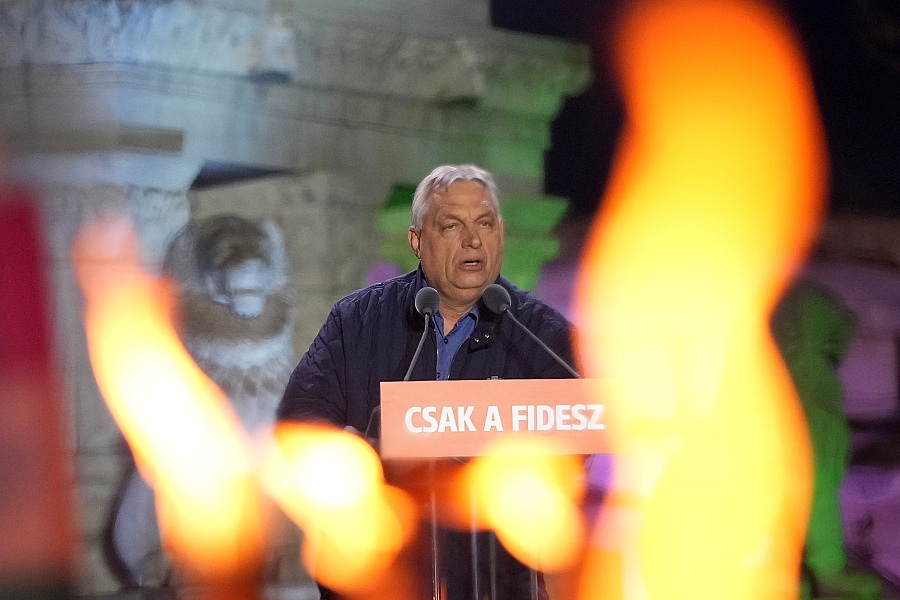 Čo spôsobilo pád Orbánovho režimu