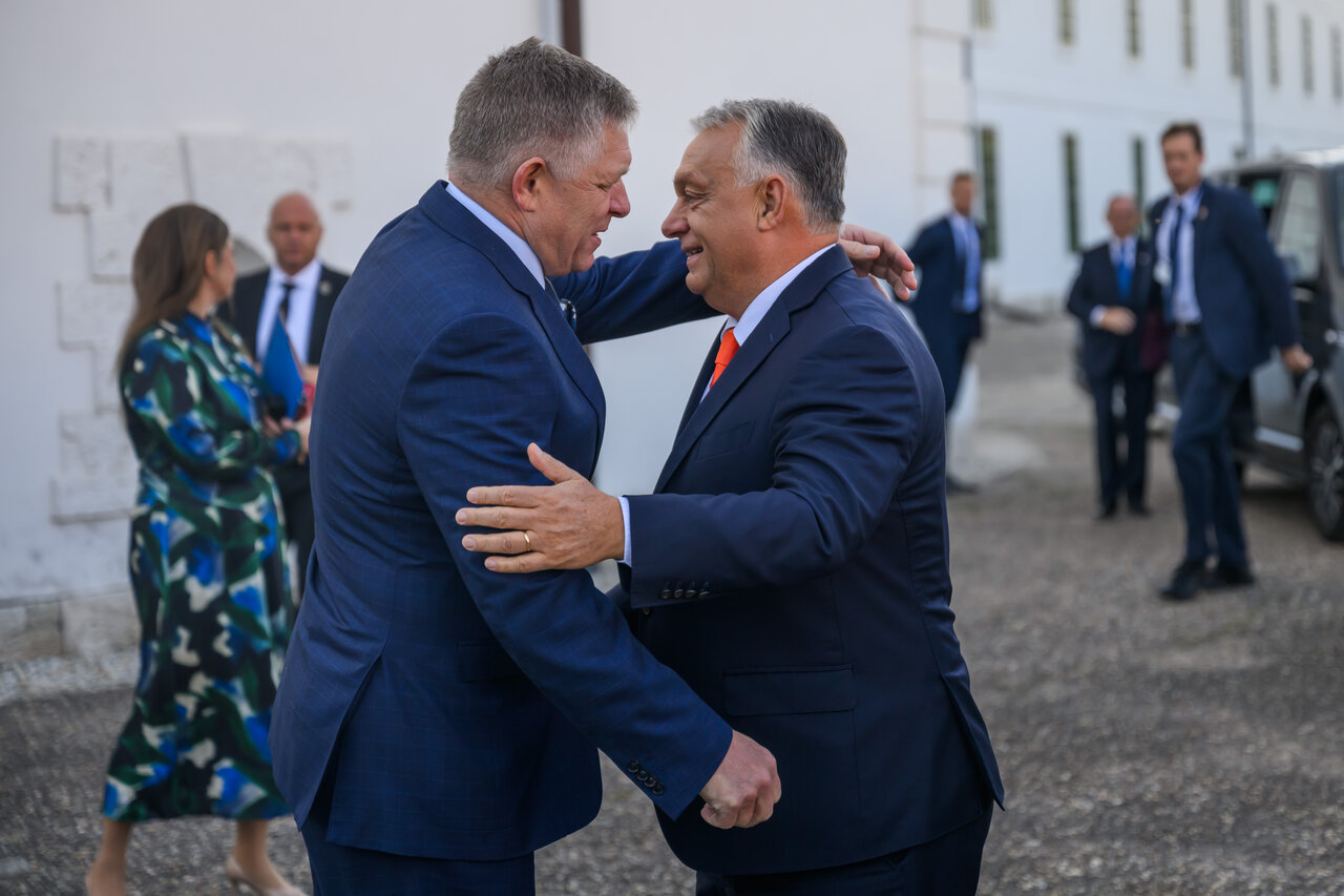 Ako Orbánova prehra oslabuje Fica