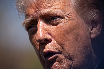 Nemám sa za čo slabému pápežovi ospravedlniť, mýli sa, vyhlásil americký prezident