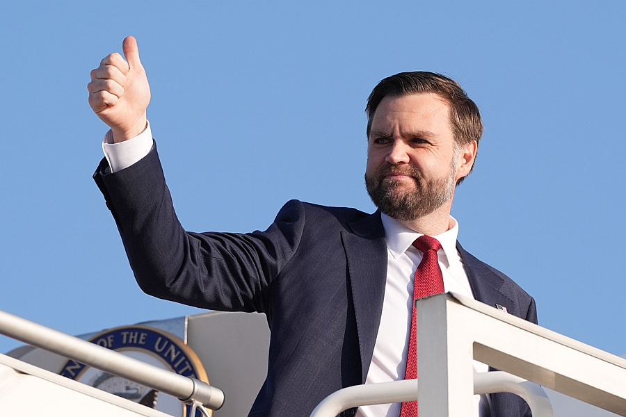 J. D. Vance odkázal Levovi XIV., že by mal byť opatrný, keď hovorí o teológii. Trump pokračuje v útokoch