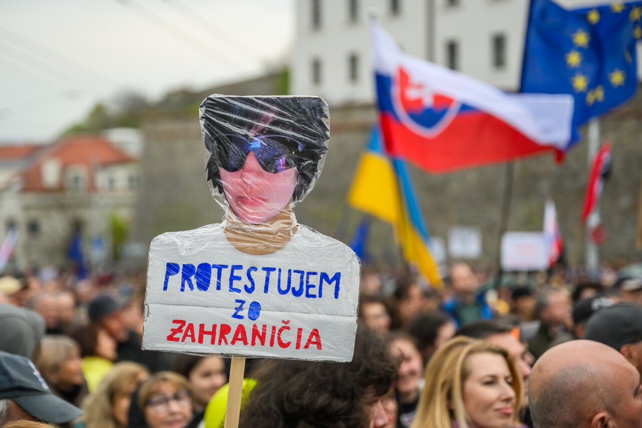 Nie všetko, čo sa nazýva záchranou demokracie, ňou naozaj je