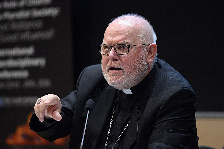 Nemecký kardinál Reinhard Marx vyzval na rozšírenie požehnávania homosexuálnych párov