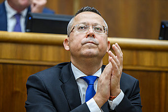 Komu veriť? Kamenickému? Opozícii? A čo tak prečítať si priamo odôvodnenie S&P?