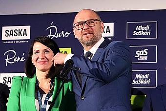 Tvrdí, že majú na stole viacero možností a jednou z nich je aj Sme rodina