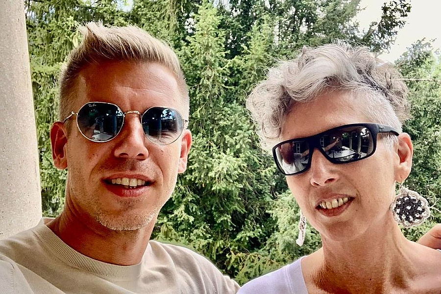 Péter Magyar zrejme nebude raziť takú pravicovú politiku odolnú voči tlaku Bruselu, ako sľuboval v kampani