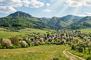 Lyrika jarného poľa, v ktorej je prítomný On...