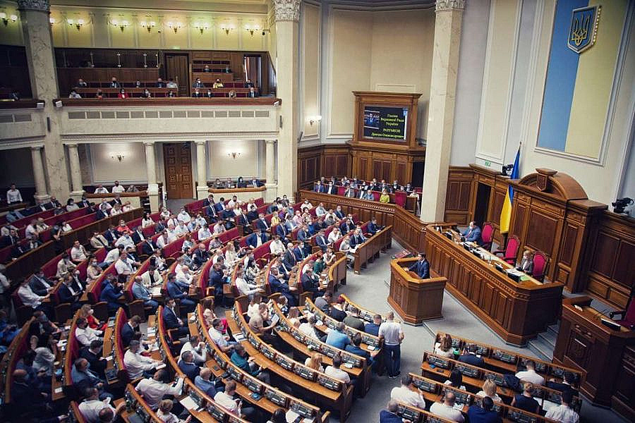 Vracia sa chaotická politika, súperenie frakcií a adaptovanie na dlhú vojnu