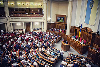 Vracia sa chaotická politika, súperenie frakcií a adaptovanie na dlhú vojnu