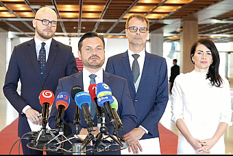 Kto stavbu dozoruje? pýta sa opozícia. Varuje, že môžeme prísť o peniaze z plánu obnovy