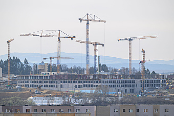 Kaliňák a Šaško s Druckerom rozbehli pri stavbe nemocníc preteky