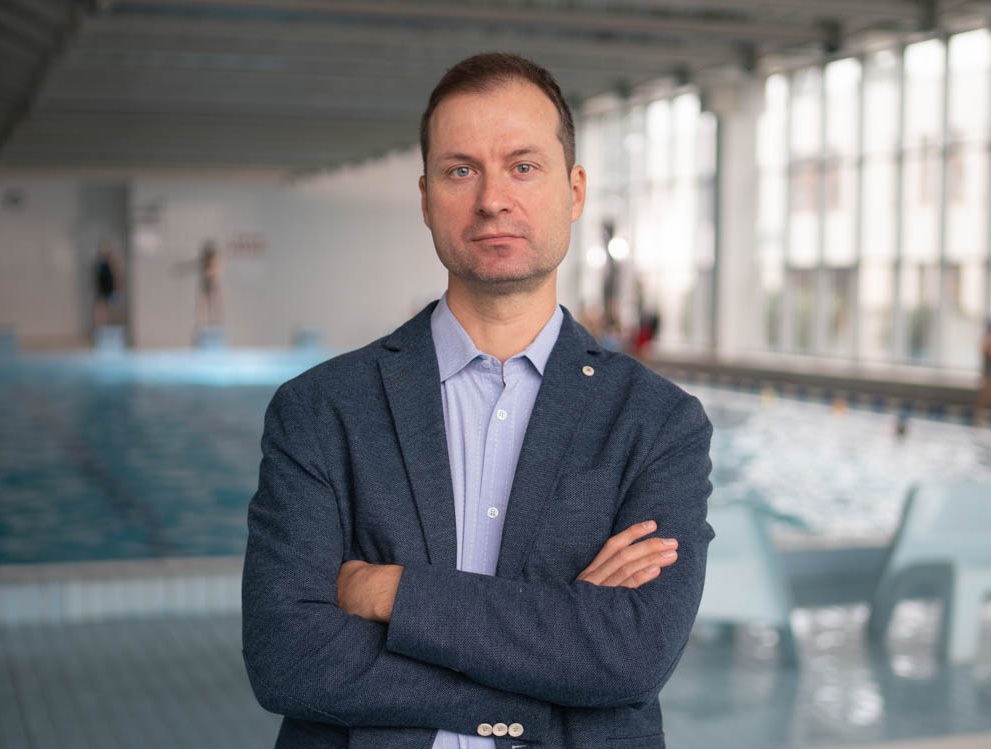 Novin&aacute;ri a mimovl&aacute;dky maj&uacute; vysok&eacute; n&aacute;roky na politikov, ale na svoje pre&scaron;ľapy ich neuplatňuj&uacute;
