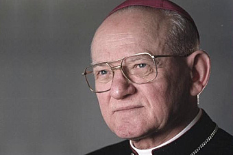 Biskup, ktorý zhromažďoval roztratených. K storočnici Dominika Hrušovského