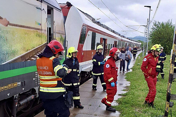 Na mieste železničnej stanice Krpeľany sa zrazili dva vlaky