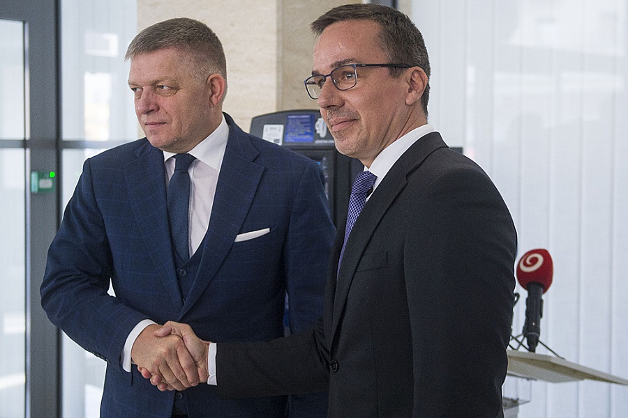 Hlas podporí Fica v zákaze uznávať na Slovensku homosexuálne manželstvá uzavreté inde v EÚ