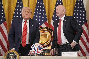 Ako funkcionárska verchuška unáša futbal fanúšikom