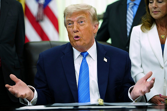 Trump ohlásil dosiahnutie dohody s Iránom o ukončení vojny