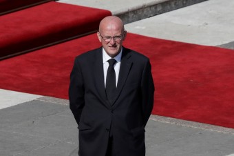 Strážny anjel pápežov dolietal. Krídla mu zlomil únik informácií