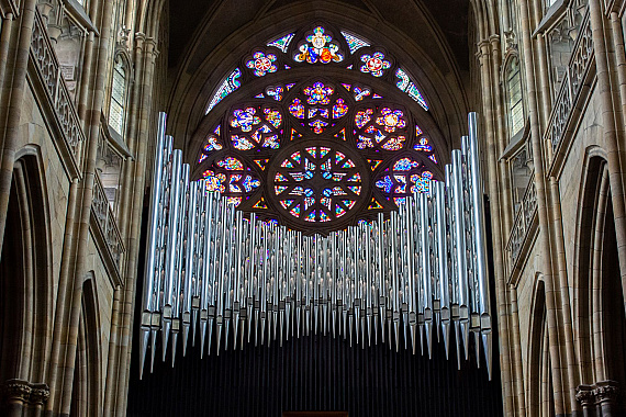 Pražská katedrála má nový organ, levitujúci vzhľad píšťal navrhol Slovák