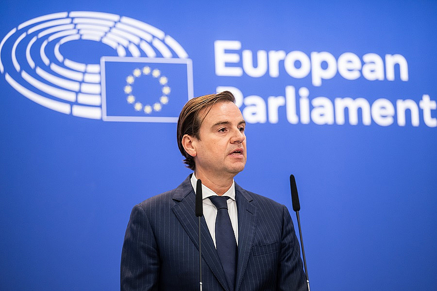 V europarlamente sa zjednotila pravica a presadila jednoduchšie deportácie. Aj vďaka slovenským progresívcom
