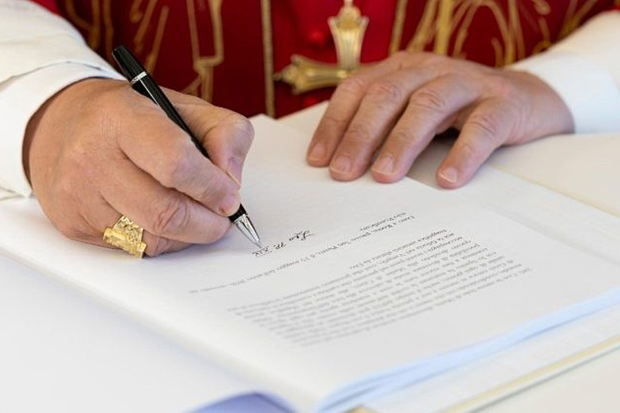 Je našou katolíckou hanbou, ako zatemňujeme pápežovo varovanie pred umelou inteligenciou