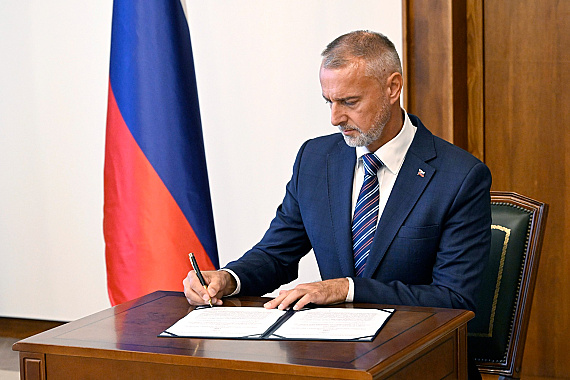Komunálne a župné voľby budú 24. októbra