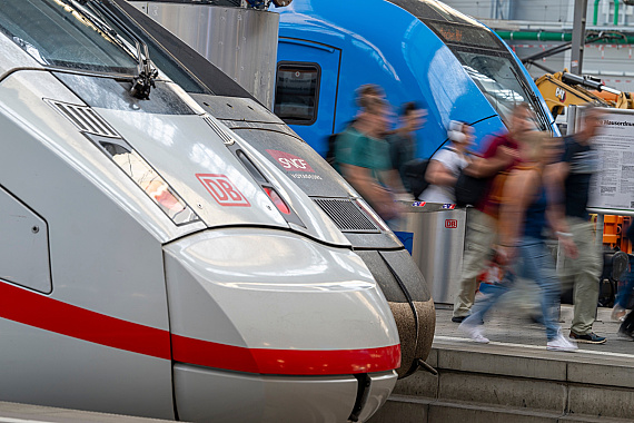 Deutsche Bahn pozastavila prevádzku vlakov v celom Nemecku