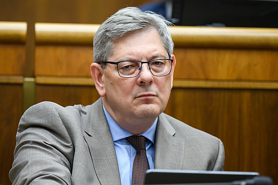 Zatiaľ sa zdá, že išlo o individuálne zlyhanie jednotlivca, ale prípad sa vyšetruje, povedal Boris Susko