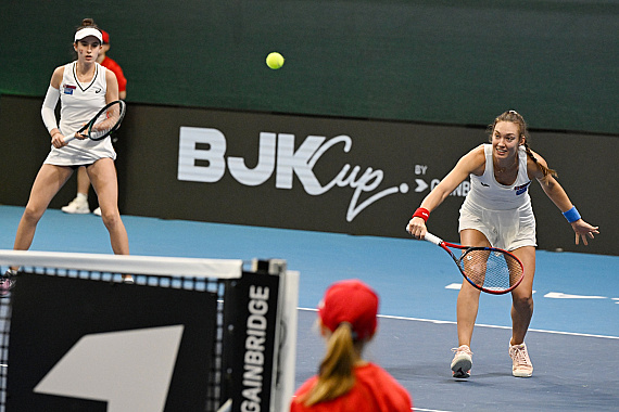 Slovenská tenistka Tereza Mihalíková si finále štvorhry v Bad Homburgu nezahrá