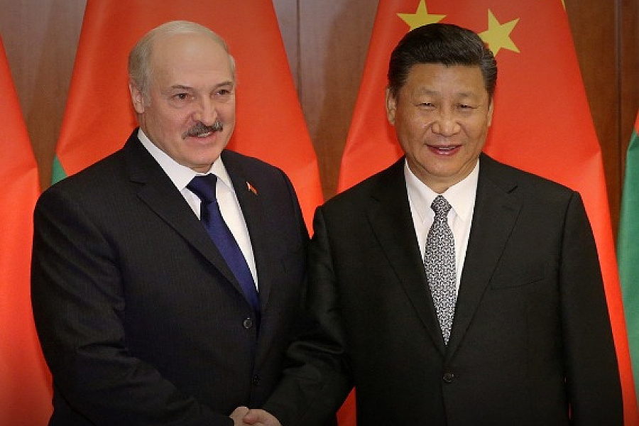 Si Ťin-pching v Pekingu privítal bieloruského prezidenta Lukašenka