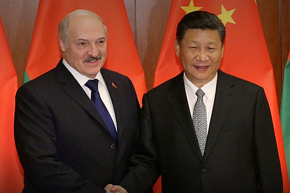 Si Ťin-pching v Pekingu privítal bieloruského prezidenta Lukašenka