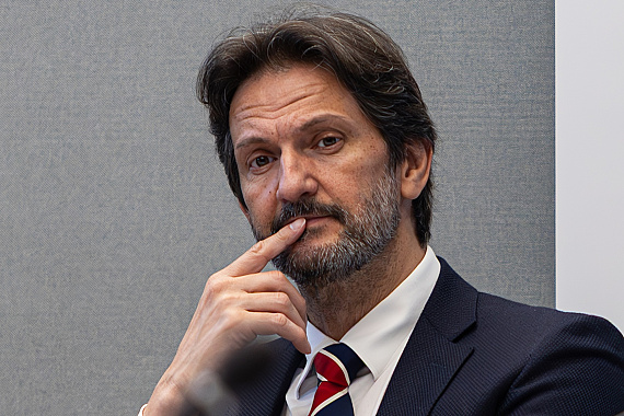 Pre pacientov, ktorí sa potia v nemocniciach, budujeme nové klimatizované zariadenia. Čo robilo päť pravicových vlád, pýta sa Kaliňák