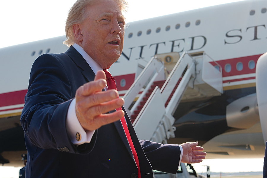 Donald Trump zarobil počas prvého roka po návrate do úradu najmenej 2,2 miliardy dolárov