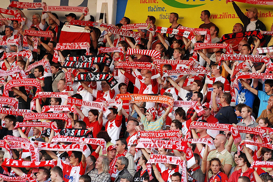 Slavia Praha potrestala fanúšikov obvinených z trestnej činnosti